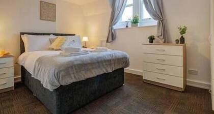 1Bed - Contractor-Friendly Apartment