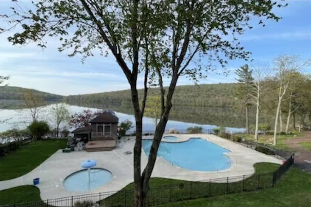 Beautiful view of Luxury Green Apartment Penthouse View Exotic Waterfront Property