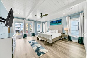 6 bedrooms, iron/ironing board, travel cot, WiFi - Spectacular Gulf Views 🌴 Resort Community ☀️ Water Park 💦 Putting Green ⛳ (Panama City Beach)