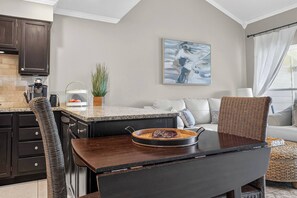 Unclassified image, 3 of 25, button