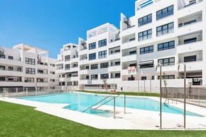 Pool - Casa Luca - Luxury penthouse (Estepona)