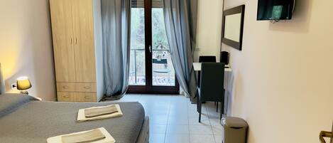 3 bedrooms, iron/ironing board, travel cot, WiFi