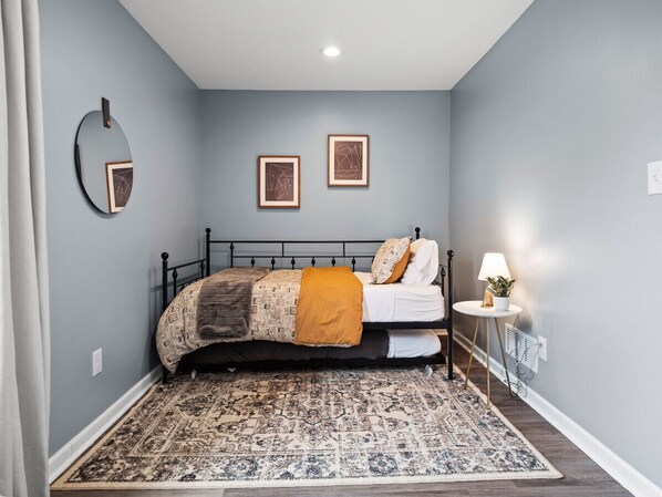 4 bedrooms, desk, iron/ironing board, travel crib