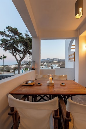Deluxe Suite, Garden View | Terrace/patio - Santorini Villatzio Suites (Santorini)