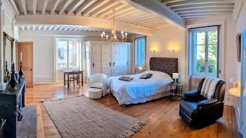 5 soverom, strykejern/-brett, reiseseng for barn og wi-fi (inkludert)