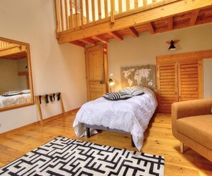 5 chambres, fer et planche à repasser, lit parapluie, Wi-Fi gratuit