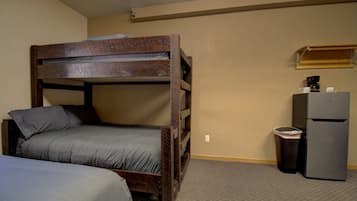 1 間睡房、可攜式嬰兒床、床單、方便輪椅出入