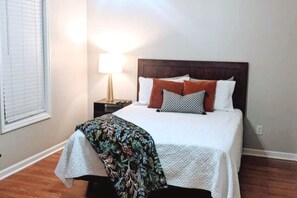 2 bedrooms, iron/ironing board, WiFi, bed sheets