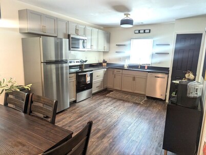 Adorable cottage,  completely renovated, pet friendly