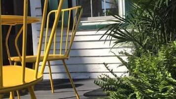 屋外ダイニングエリア