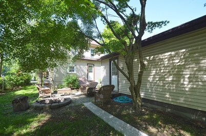 Broadway Cottage - Convenient Location!