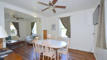 House, Multiple Beds (Broadway Cottage - Convenient locatio) | Dining