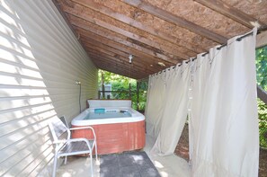 House, Multiple Beds (Broadway Cottage - Convenient locatio) | Property grounds - Broadway Cottage - Convenient Location! (Berkeley Springs)