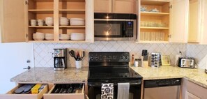 Private kitchen - Peacefull, Clean & Homey King Bed AC Shopping
 (Tucson)