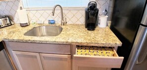 Interior - Peacefull, Clean & Homey King Bed AC Shopping
(Tucson)