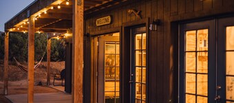 Joshua Tree Hidden Tower - View - Landmark - Across from National Park - Pets OK