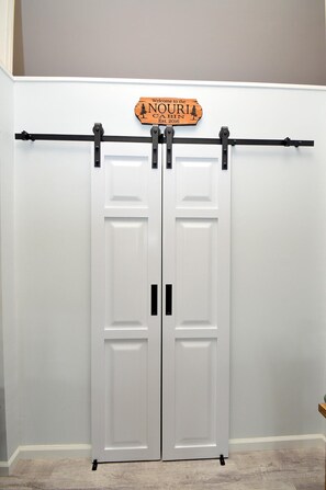 캐빈, 침대(여러 개) (Black Bear Cabin - The Mountain Retre) | 내부