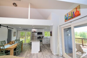 Cabaña, varias camas (Black Bear Cabin - The Mountain Retre) | Restaurantes