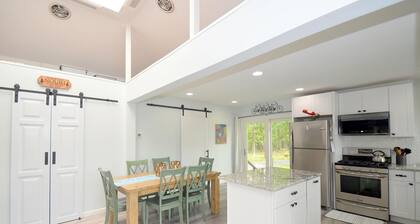 Black Bear Cabin - The Mountain Retreat!