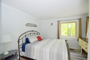 Cabin, Multiple Beds (Black Bear Cabin - The Mountain Retre) - Black Bear Cabin - The Mountain Retreat! (Berkeley Springs)