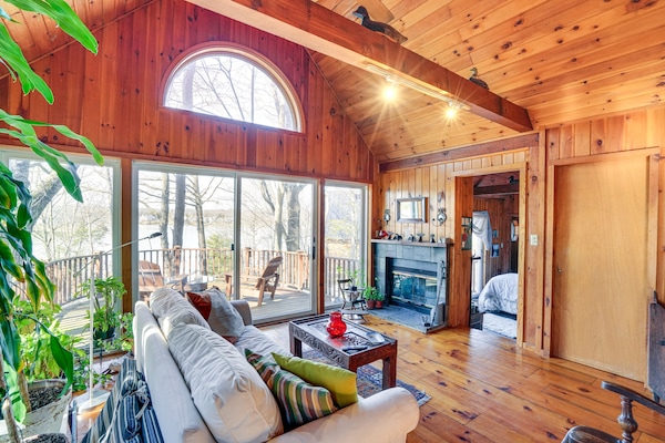 Athens Vacation Rental | 1BR | 1BA | 941 Sq Ft | 3 Steps to Enter
