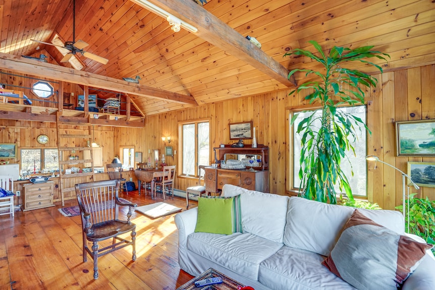 Treehouse Sanctuary Nature Retreat - Catskill, NY