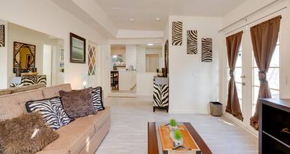 Near Airport & Dtwn: Breezy Fresno Home!