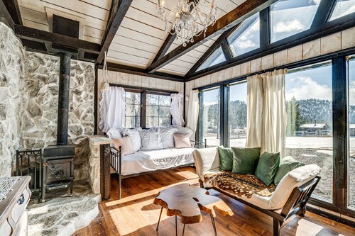 Pet-Friendly Guffey Vacation Rental w/ Deck!
