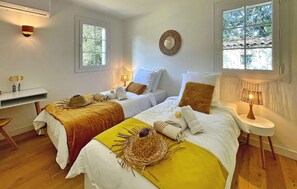 4 bedrooms, travel cot, free WiFi, bed sheets