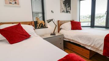 2 bedrooms, individually decorated, individually furnished, free WiFi