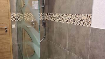 Kamar mandi bersama