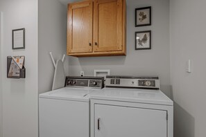 Huisje, Meerdere bedden (Serenity Seven - A Retro-Future Retre) | Wasservice