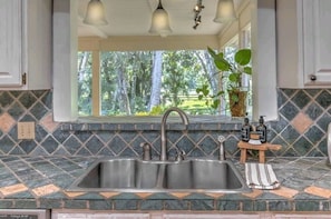 Fridge, microwave, oven, stovetop - Farmhouse • King Bed • Pool Table • Movie Room • Pet Friendly • Oasis • Private (Palm City)