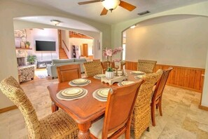 Dining - Farmhouse • King Bed • Pool Table • Movie Room • Pet Friendly • Oasis • Private (Palm City)