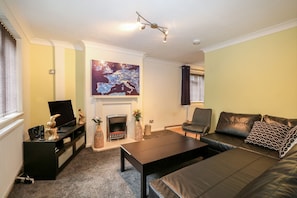 Living area - 2A Kent Cottages (Reading)