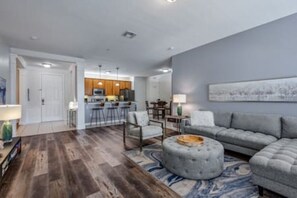 TV - VC12-206 - EPIC 2nd Floor Lakeview (Orlando)