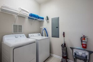 Interior - VC12-206 - EPIC 2nd Floor Lakeview (Orlando)