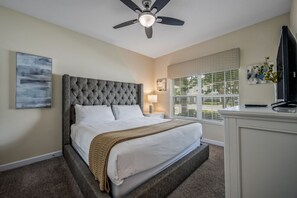 4 slaapkamers, een strijkplank/strijkijzer, reisbedje, gratis wifi