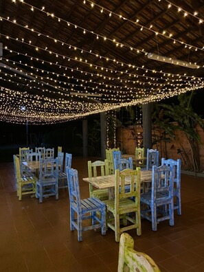 Couples’ dining