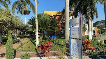 2 個室外泳池