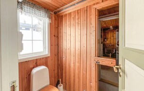 Shower - Beautiful home in Svingvoll with sauna (Svingvoll)