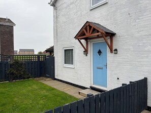 Cottage | Exterior - 22 Longstone Park (Chathill)