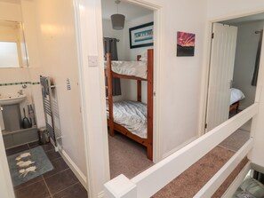 2 bedrooms, individually decorated, individually furnished, free WiFi - 22 Longstone Park (Chathill)