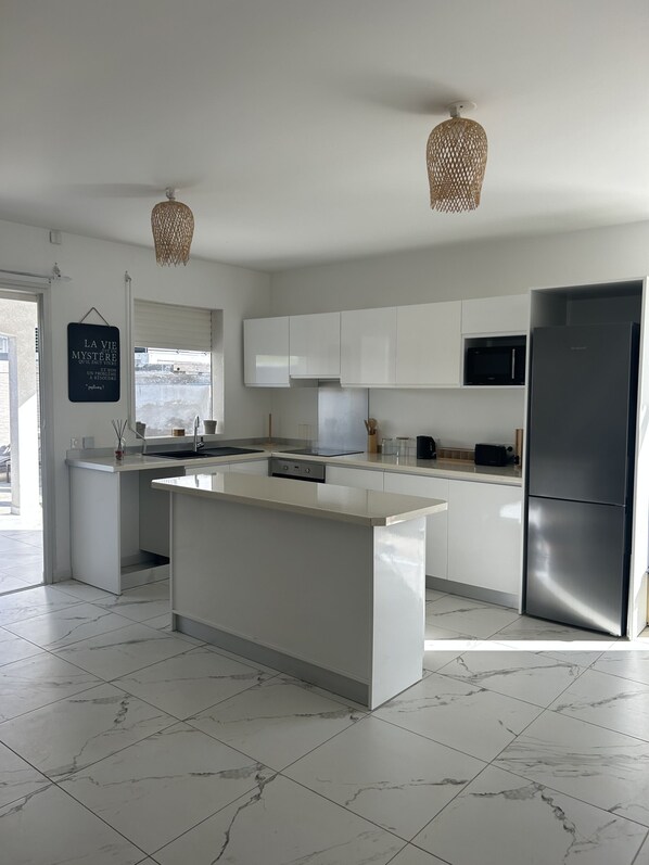 House | Shared kitchen | Shared fridge, microwave, stovetop, espresso maker