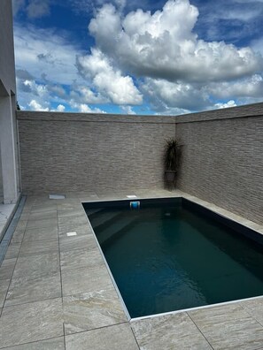 House | Outdoor pool