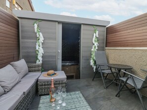 Cottage | Outdoor dining