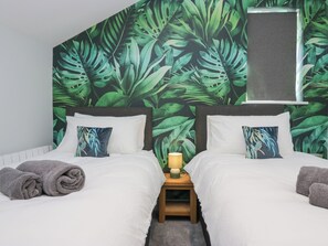 Cottage | 3 bedrooms, individually decorated, individually furnished, free WiFi