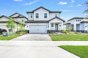 Exterior - "Spring in Orlando: Mickey's Paradise Awaits" + Water Park (KISSIMMEE)