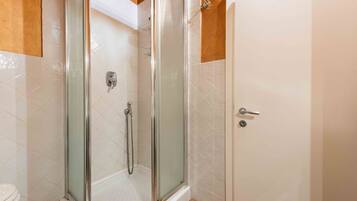 Dusch, hÄrtork, bidé och handdukar