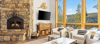 Lone Mountain Lodge | Luxury Big Sky Home | 5-minutes to Big Sky Resort!